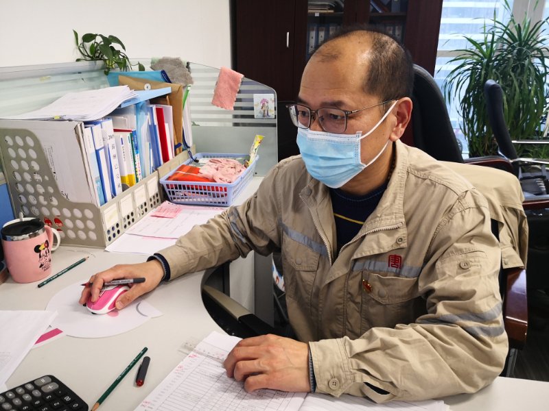 王兆猛的“日?！薄洿筇粕綎|清潔能源開發(fā)有限公司人力資源部負責人王兆猛