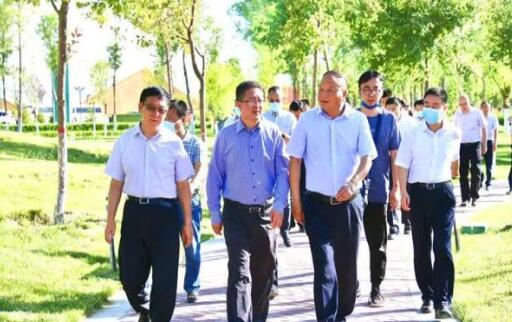 國家電投集團黨組成員、副總經(jīng)理王樹東一行赴七師胡楊河市調(diào)研