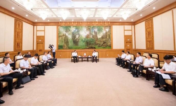 中核集團(tuán)總經(jīng)理、黨組副書(shū)記顧軍與福建省委副書(shū)記、代省長(zhǎng)王寧會(huì)談