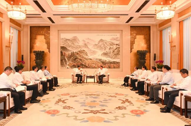 舒印彪拜會(huì)湖北省委書記應(yīng)勇、省長王曉東