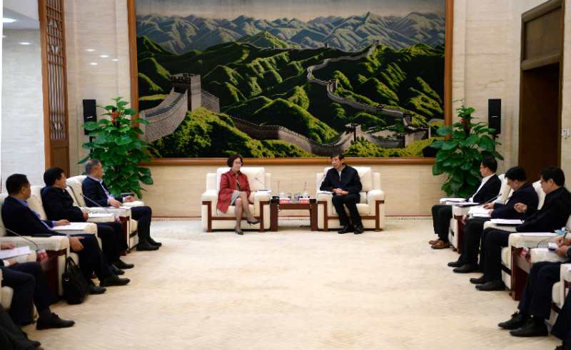 陳飛虎會見江西省委常委、副省長吳忠瓊