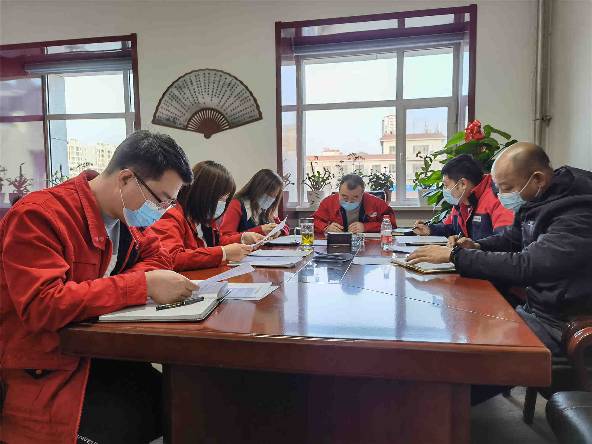 烏海電業(yè)局農(nóng)電處：對(duì)標(biāo)工作標(biāo)準(zhǔn)，定員定崗定細(xì)則