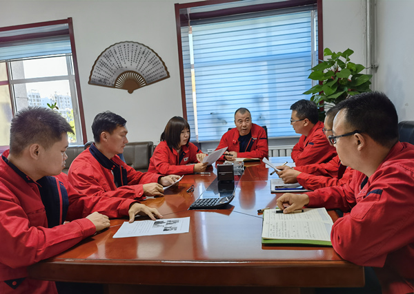 烏海電業(yè)局千里山分局：修訂宣貫班組標(biāo)準(zhǔn)，促進(jìn)班組有序發(fā)展