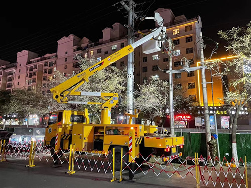 烏海電業(yè)局配電帶電作業(yè)處：堅守蒙電責任，勇戰(zhàn)寒潮