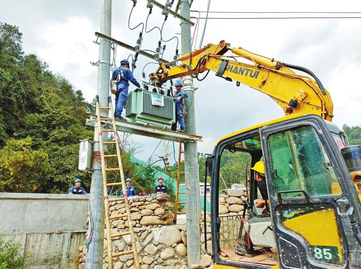 南方電網(wǎng)公司加強(qiáng)農(nóng)村電網(wǎng)建設(shè)，以充足電力激發(fā)鄉(xiāng)村活力