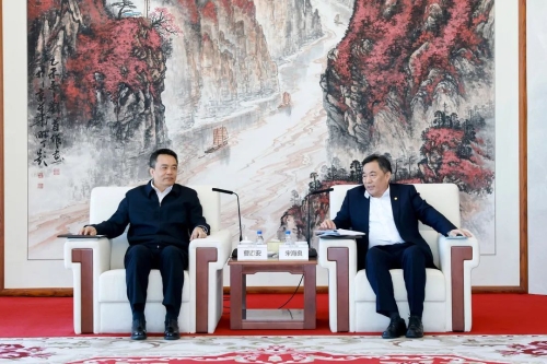 宋海良孫洪水與哈電集團董事長曹志安、總經(jīng)理吳偉章會談