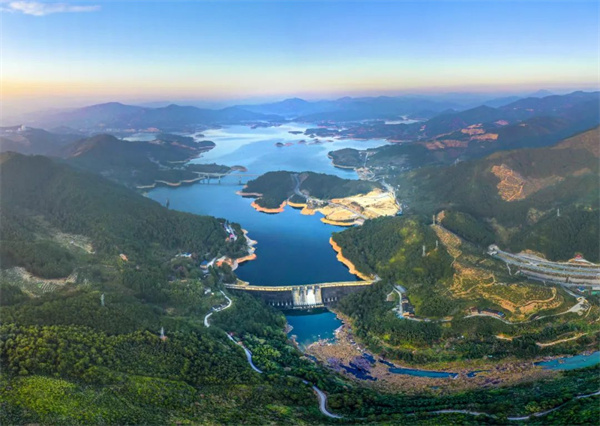 華電福建公司不負(fù)春光趕秋實(shí)，“雙碳”路上奮楫行