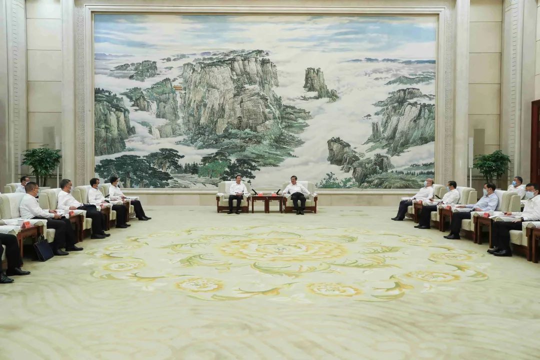 國家電網(wǎng)董事長辛保安與河北省委書記倪岳峰、省長王正譜會(huì)談