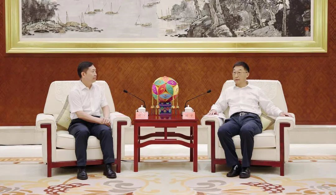 中核集團(tuán)總經(jīng)理、黨組副書記顧軍拜會廣西壯族自治區(qū)黨委書記劉寧