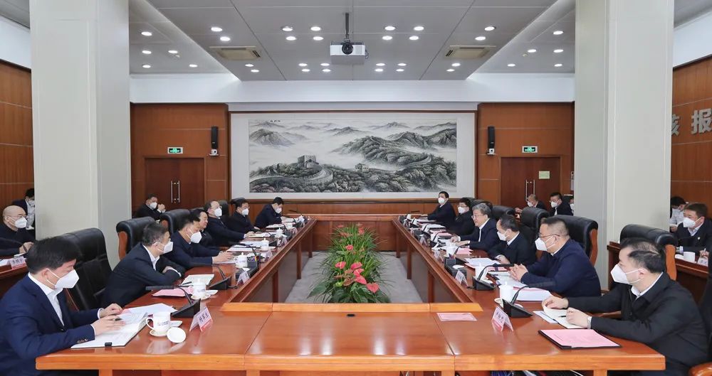 中核集團(tuán)黨組書記、董事長余劍鋒與遼寧省委書記郝鵬、省長李樂成會談