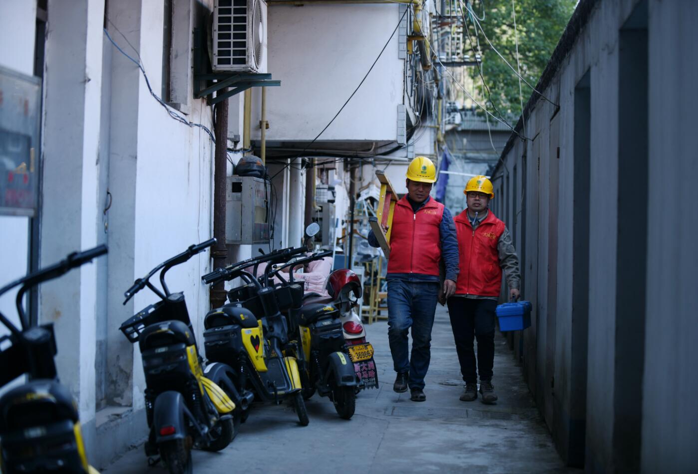 國(guó)網(wǎng)余姚市供電公司：“點(diǎn)亮黑樓道2.0”，借“光”照亮居民歸家路