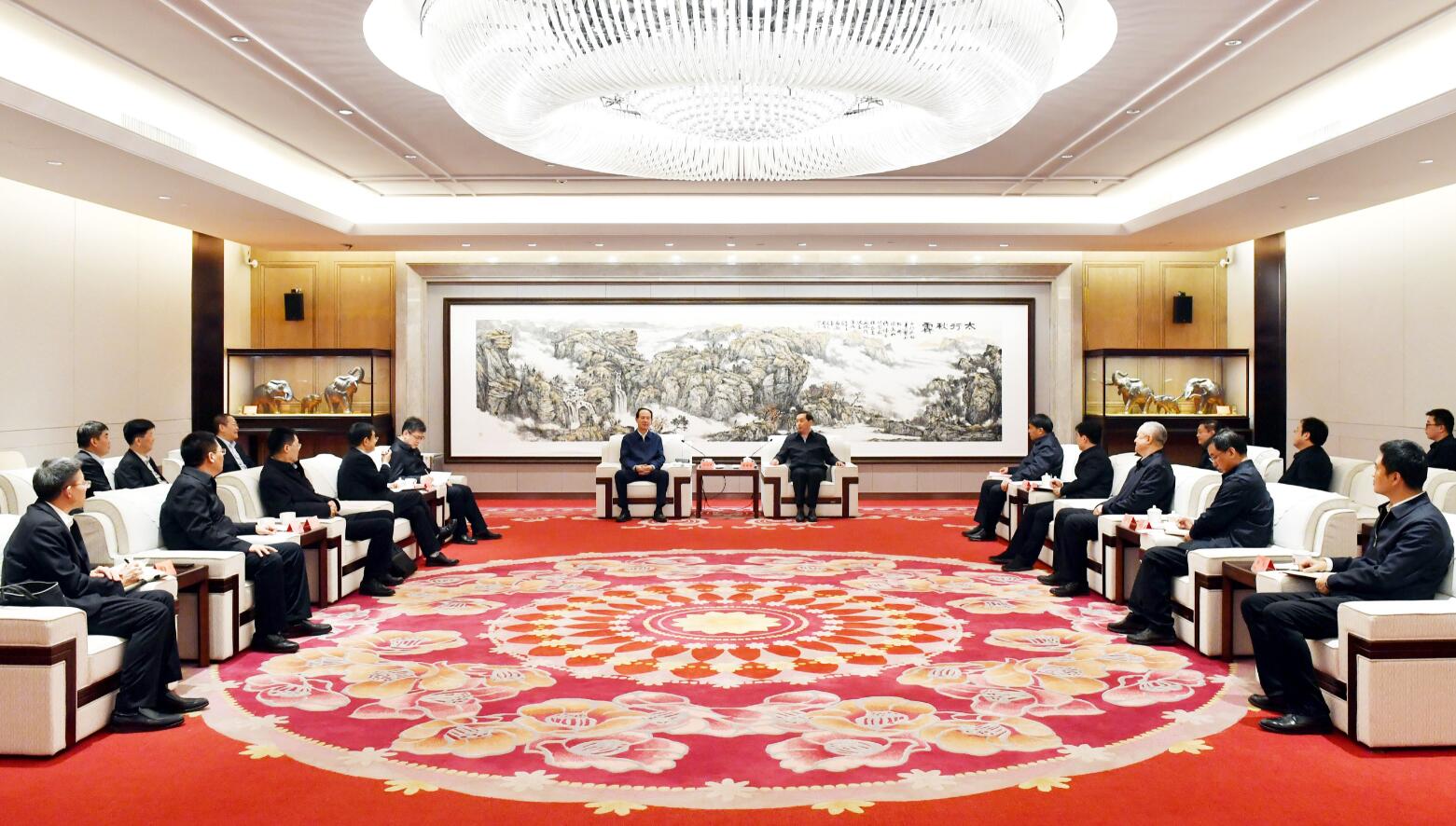 中國電建黨委書記、董事長丁焰章與河北省委常委、石家莊市委書記張超超會談