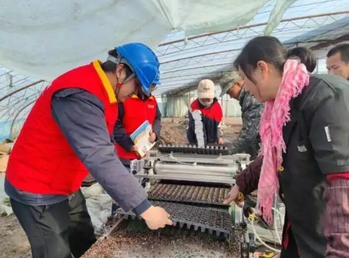 國(guó)網(wǎng)新疆電力公司貼心服務(wù)，為春耕春灌用電保駕護(hù)航