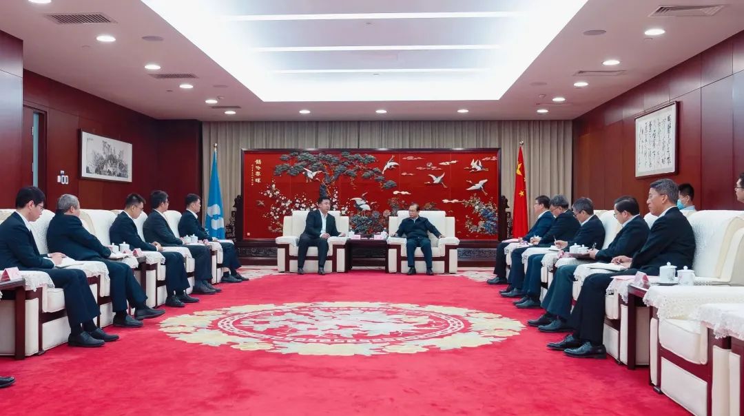 華電集團(tuán)黨組書(shū)記、董事長(zhǎng)江毅會(huì)見(jiàn)海博思創(chuàng)董事長(zhǎng)、總經(jīng)理張劍輝