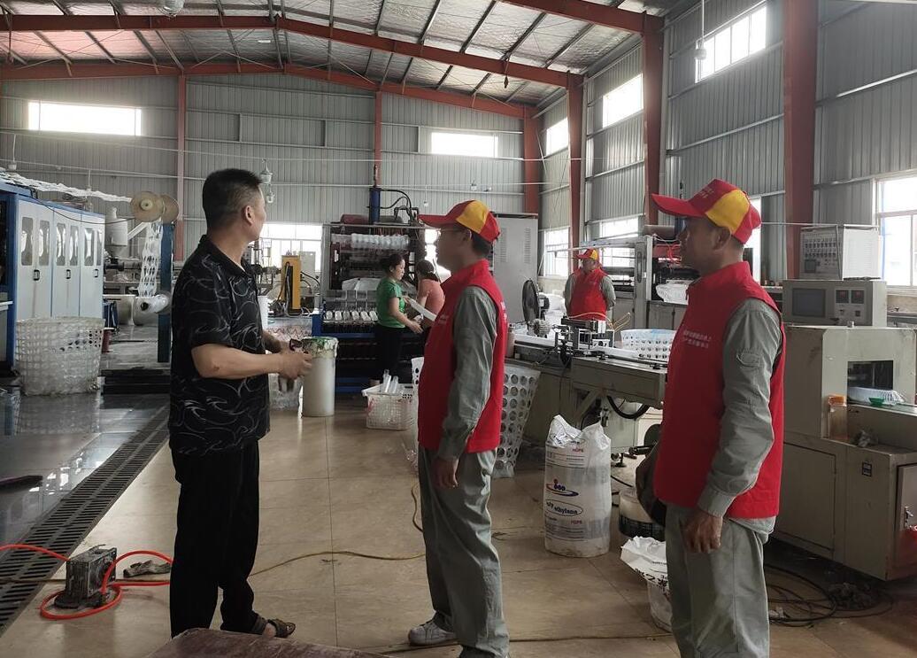 國網(wǎng)石首市供電公司“電”亮綠色經(jīng)濟，為企業(yè)降成本“支招”