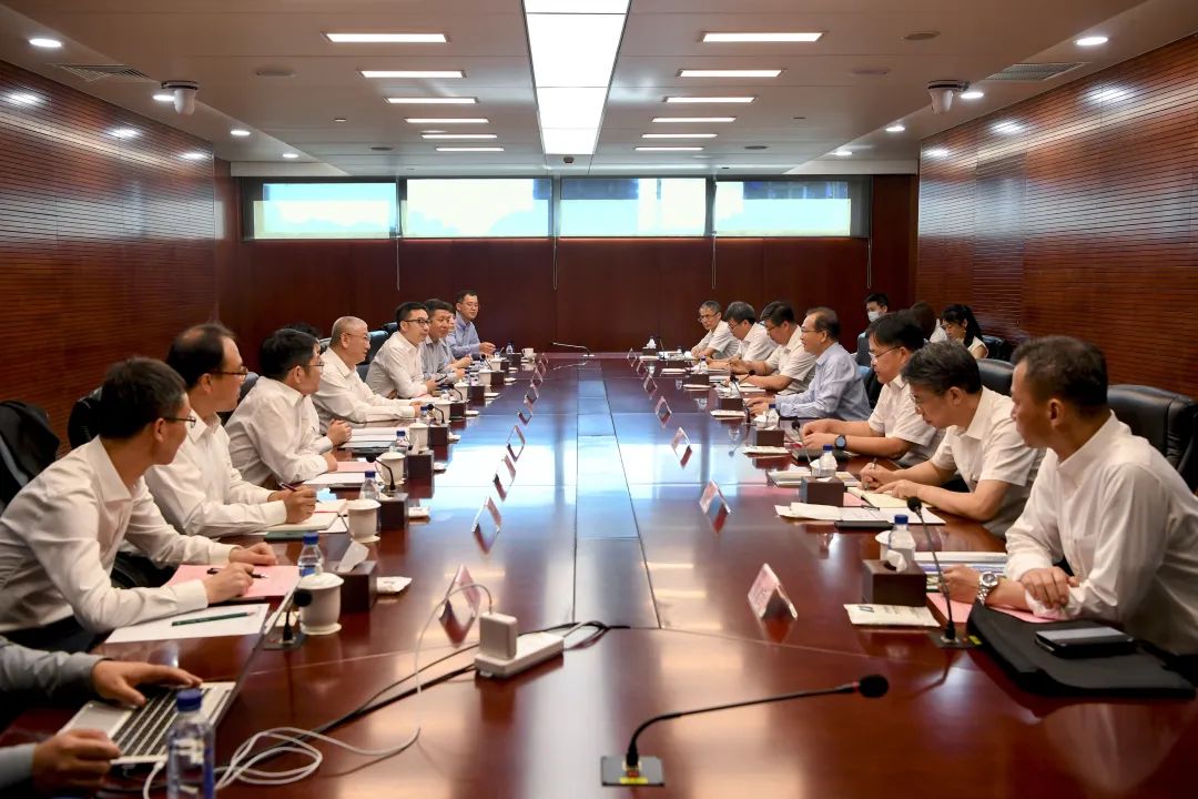 華電集團(tuán)黨組書記、董事長江毅會(huì)見隆基綠能總裁李振國