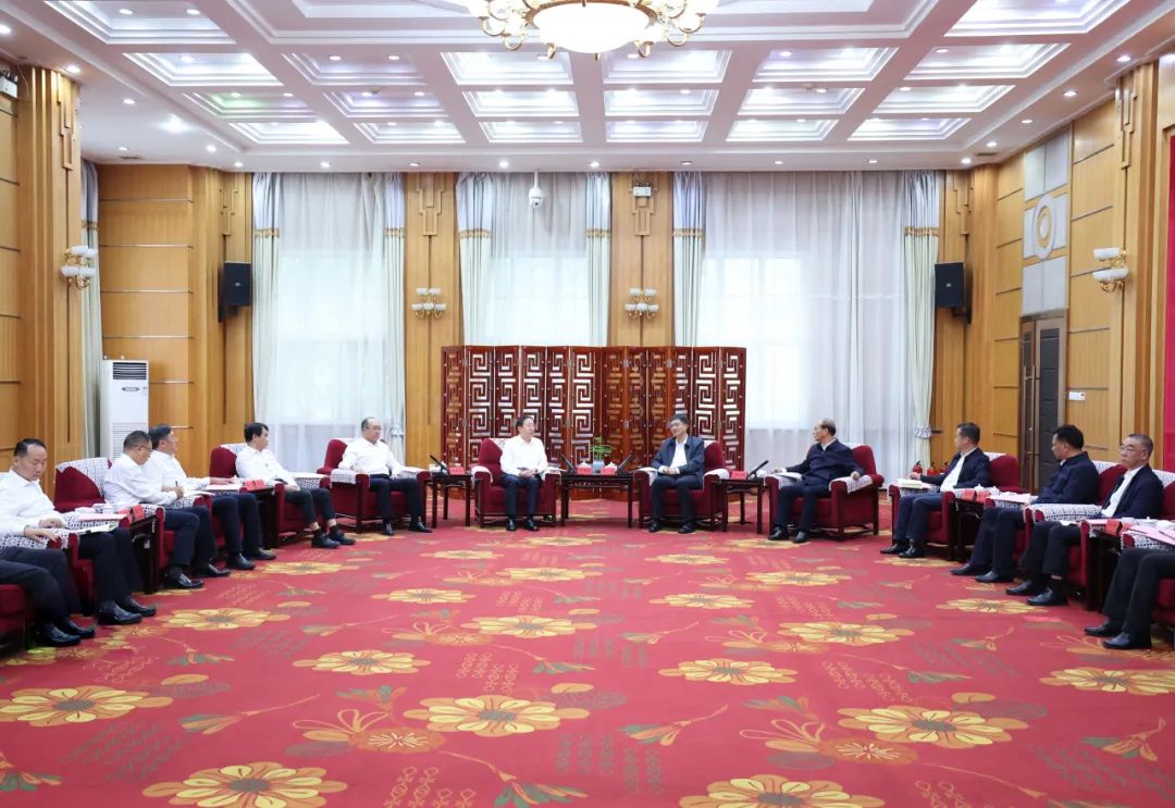 國家電網公司董事長、黨組書辛保安會見青海省委書記陳剛、省長吳曉軍、省政協(xié)主席公保扎西