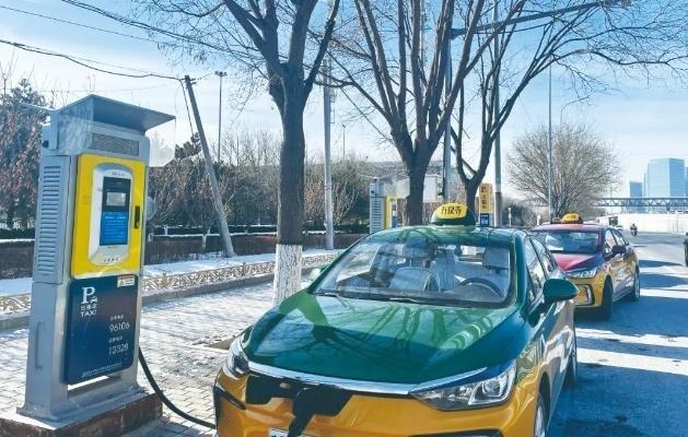 一天去四趟換電站，新能源出租車(chē)“不抗凍”怎么開(kāi)
