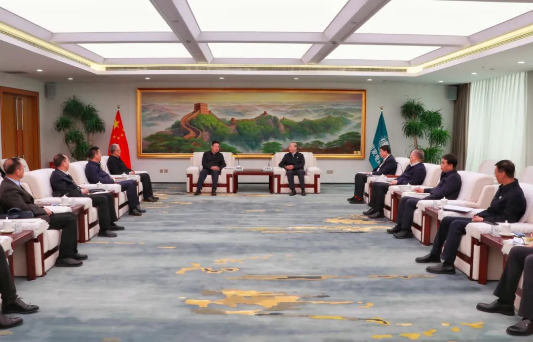 劉明勝、栗寶卿與國家電網(wǎng)董事長辛保安、總經(jīng)理張智剛會談