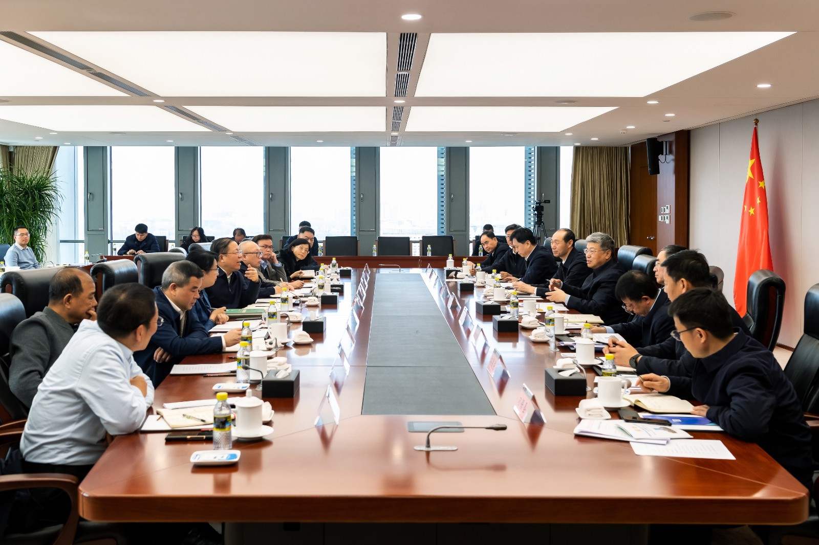 國家能源集團黨組書記、董事長劉國躍會見廣西壯族自治區(qū)政府黨組成員、國資委黨委書記秦如培
