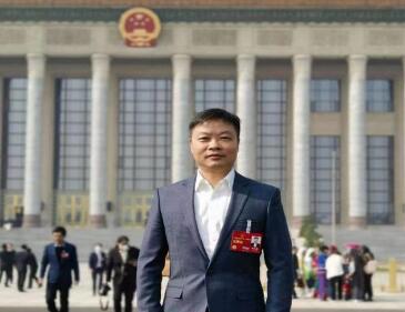 【兩會好聲音】全國人大代表、小鵬汽車董事長何小鵬：探索限定場景無人駕駛法規(guī)，助力車網(wǎng)融合和低空經(jīng)濟騰飛