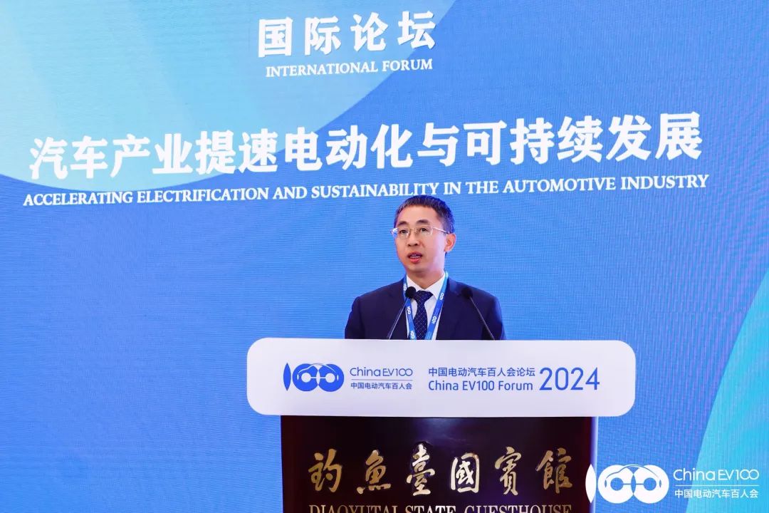 華為侯金龍：加速以超快充為主的充電基礎設施建設，提升用戶體驗，促進電動汽車消費與普及