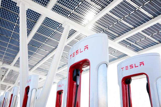 特斯拉將在佛羅里達州建全球最大超級充電站，提供超200個充電樁