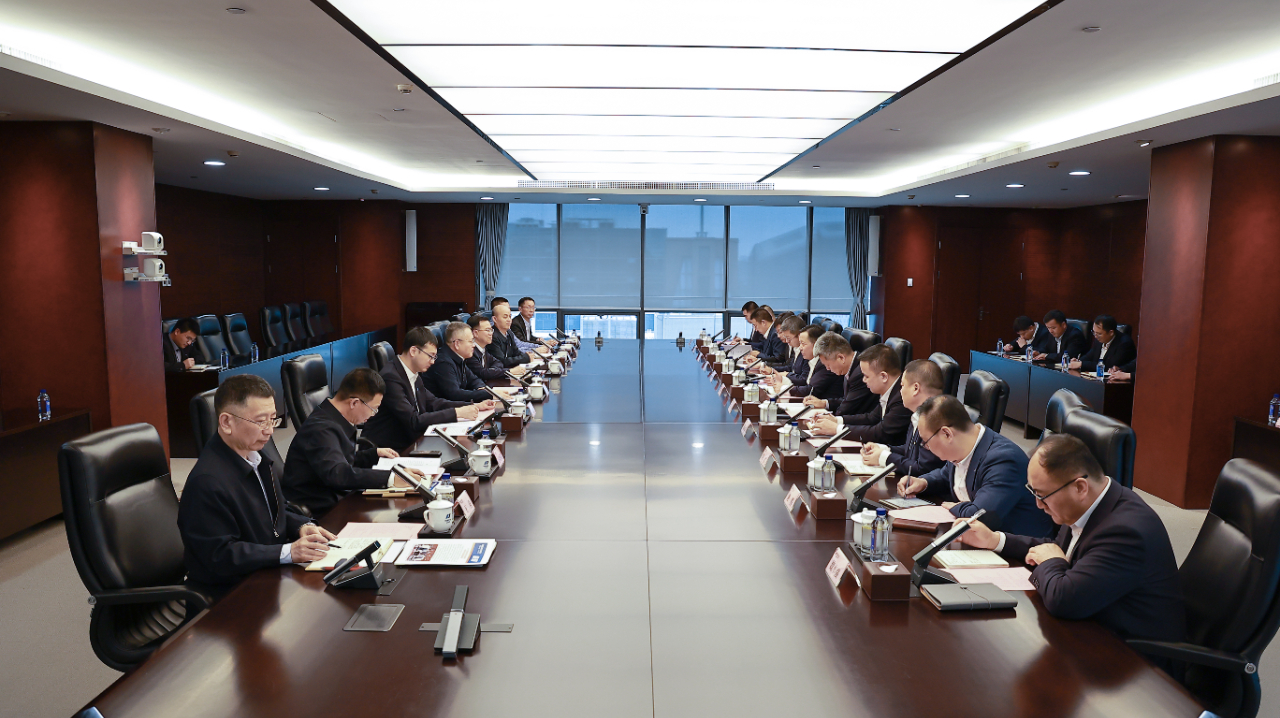 華電集團(tuán)黨組副書記、總經(jīng)理葉向東會見特變電工黨委書記、董事長張新