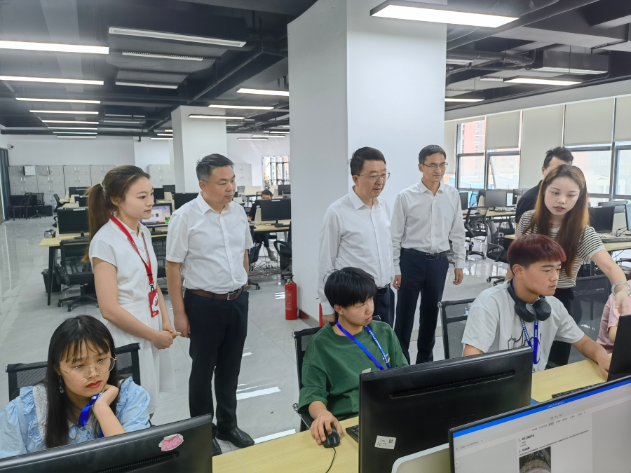 王昕偉赴重慶市奉節(jié)縣、巫山縣調(diào)研定點(diǎn)幫扶工作