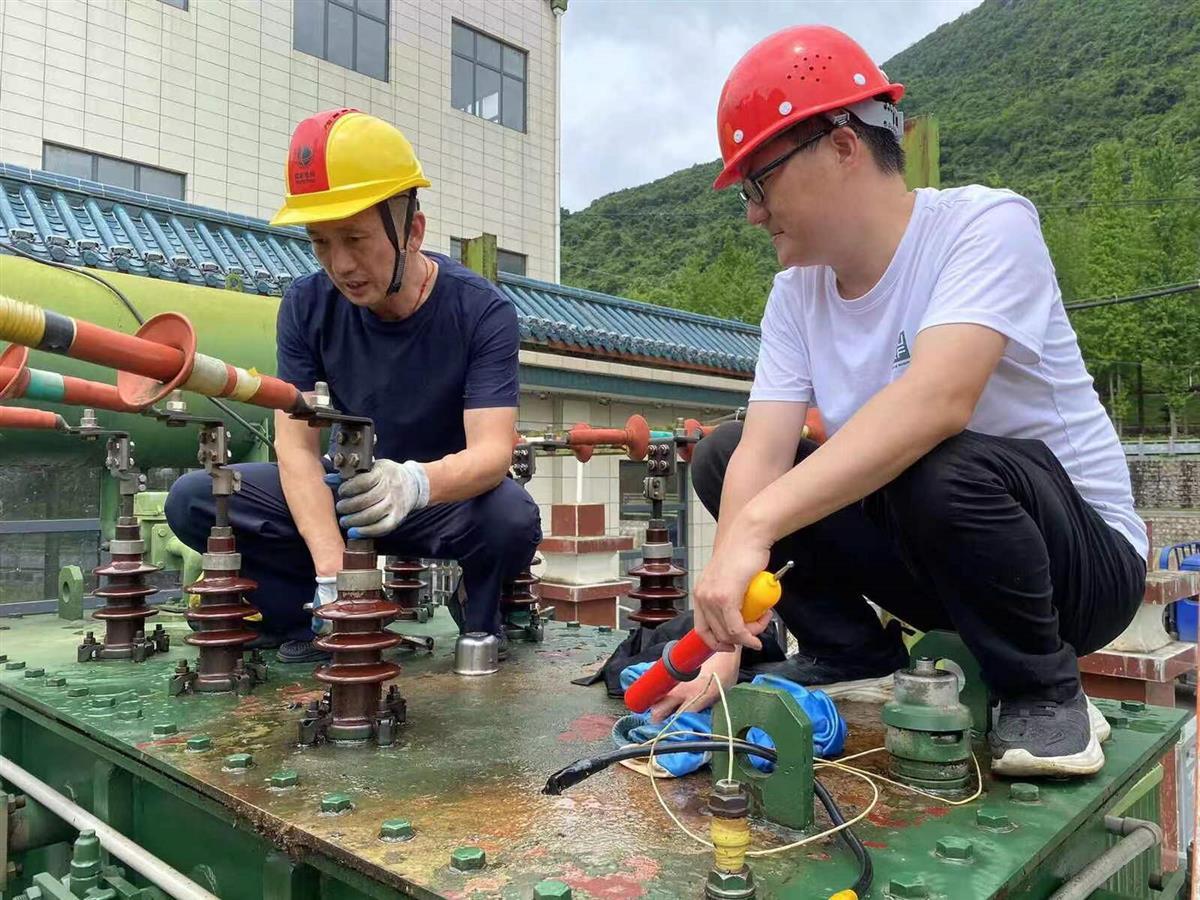 黃石市王英電廠發(fā)電泄洪調(diào)峰，騰出庫容1200萬立方米