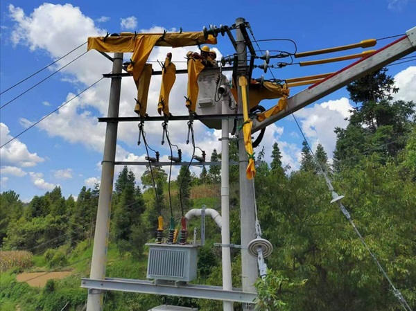 貴州石阡供電局大力推進低電壓、重過載專項治理，提升電力供應穩(wěn)定性