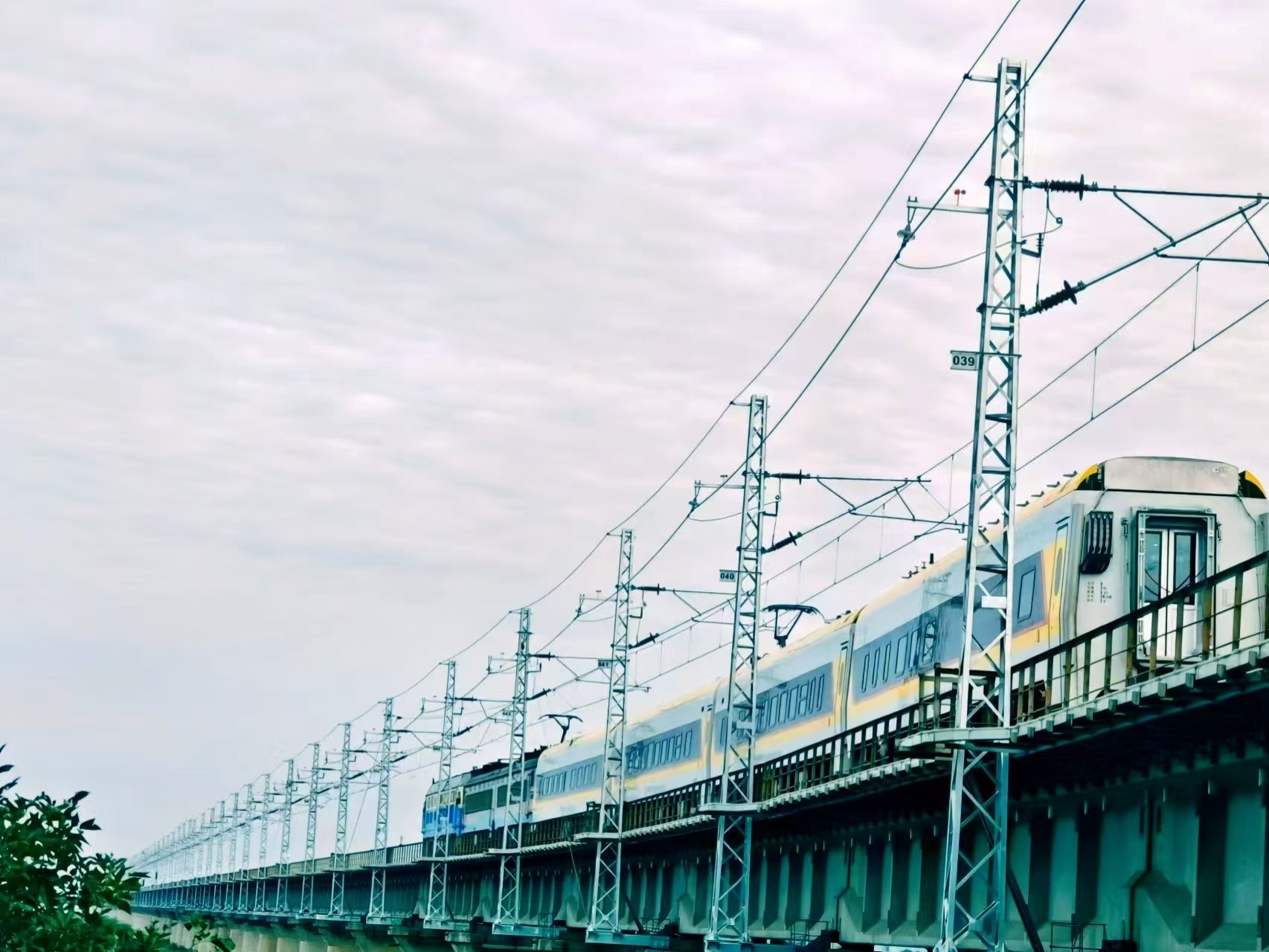 朔黃鐵路黃萬(wàn)線(xiàn)電氣化改造工程通車(chē)運(yùn)營(yíng)