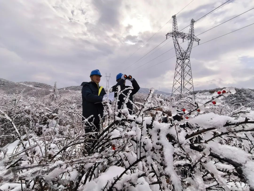 南方電網(wǎng)科技抗冰 讓冰雪“看得見、除得掉、防得住”