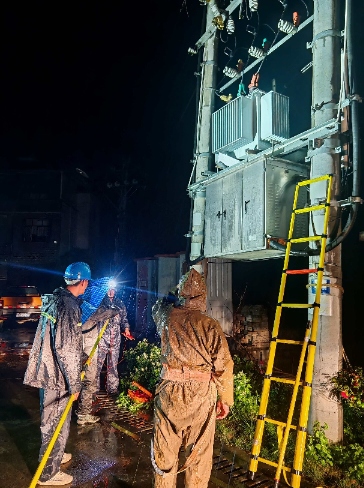湖北通城：驚雷過后，150戶停電無訴求